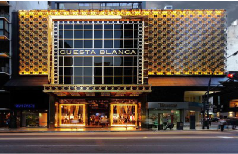 石阡门头设计与商业空间的纽带。